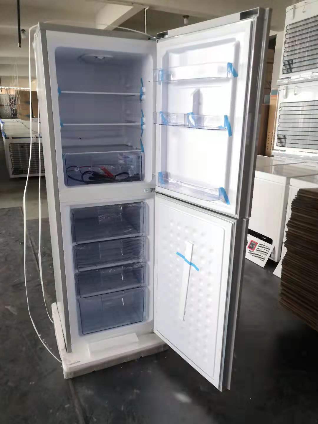 Solarbetriebener Doppeltür-Kühlschrank, Solar-DC-Kühlschrank mit Gefrierfach, 12 V/24 V, Fahrzeug-Kühlschrank, Wohnmobil, Solar-Kühlschrank