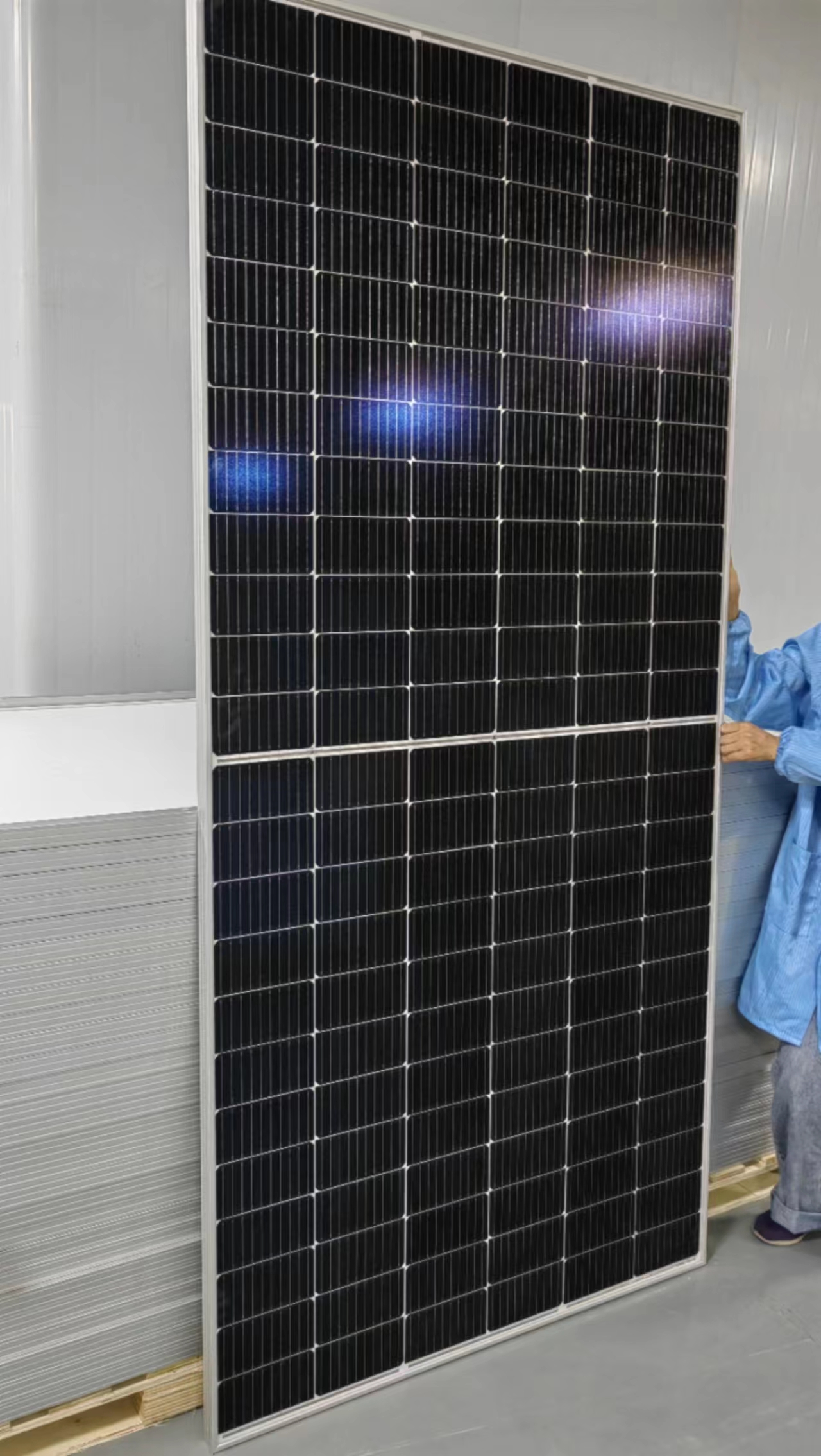 Lager Solar Panel Täglich produzieren 400 Stück 550 W Mono Solar Panel Meistverkaufter Artikel 550 W PV-Modul mit hoher Effizienz 