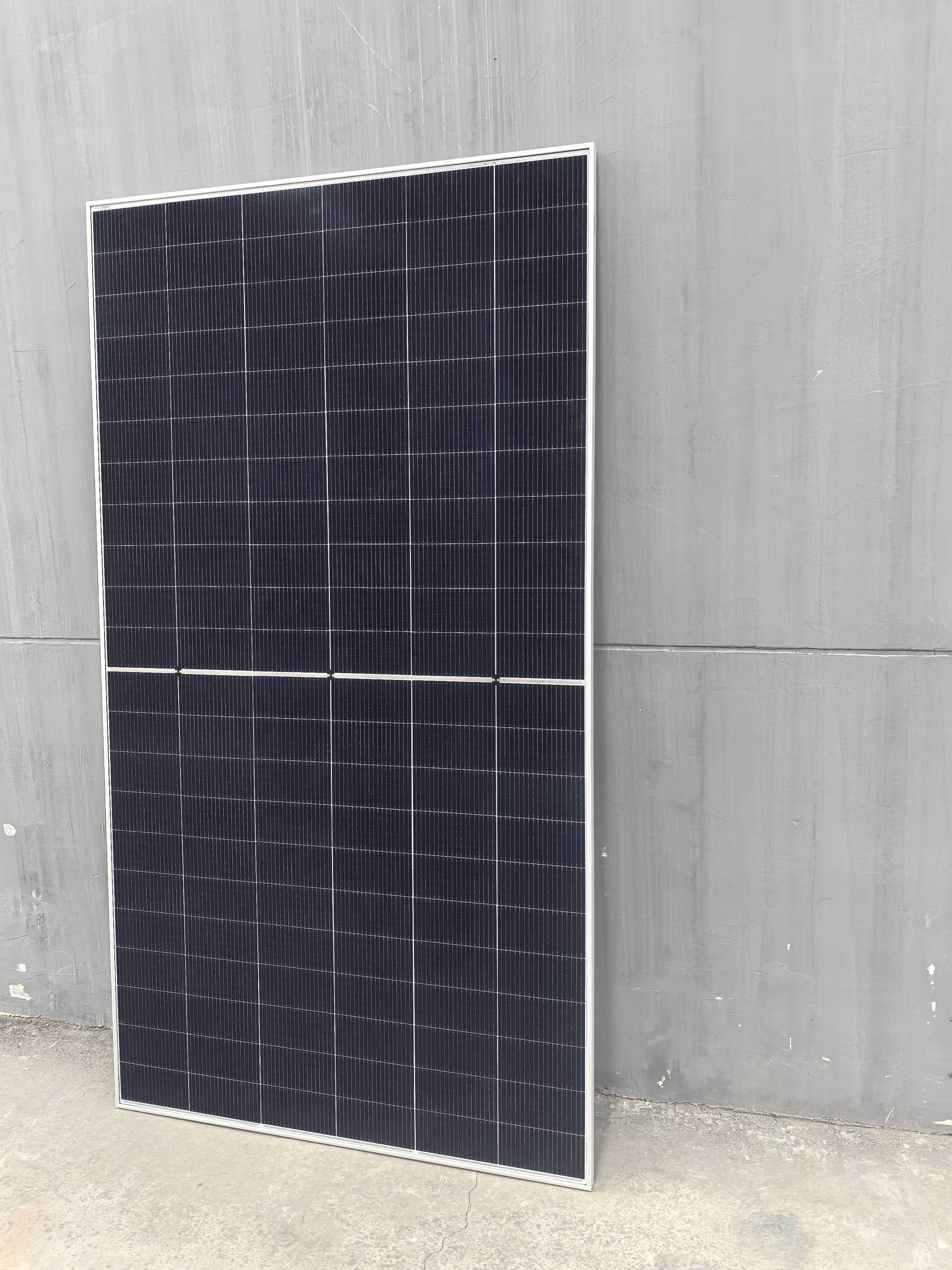 Hochleistungs-750-W-Solarpanel Bifacial-Doppelglas-Solarmodul für Grenzdächer 700 W 720 W 